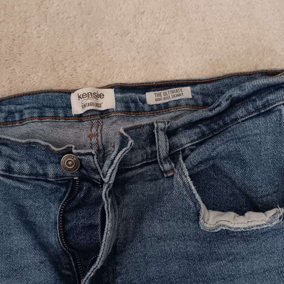 Kensie~Ultimate High Rise Skinny Distressed Denim Jeans - Picture 7 of 14